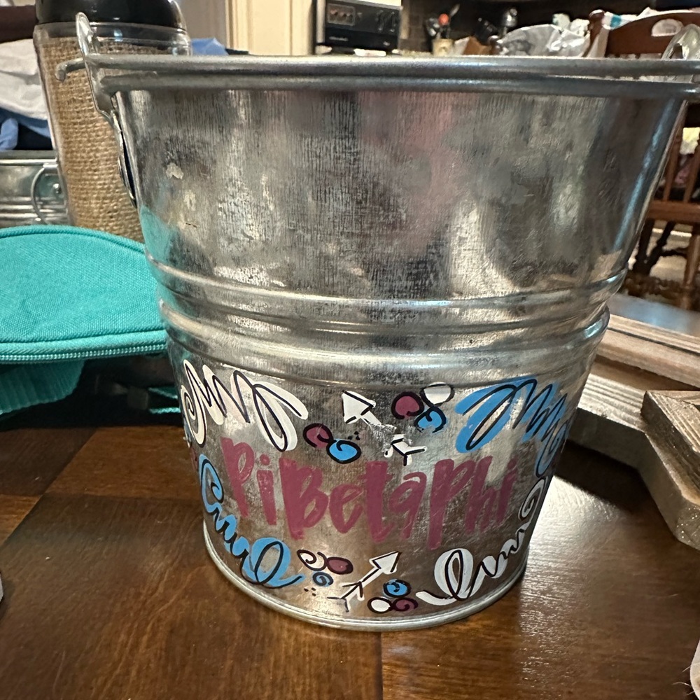 Pi phi bucket